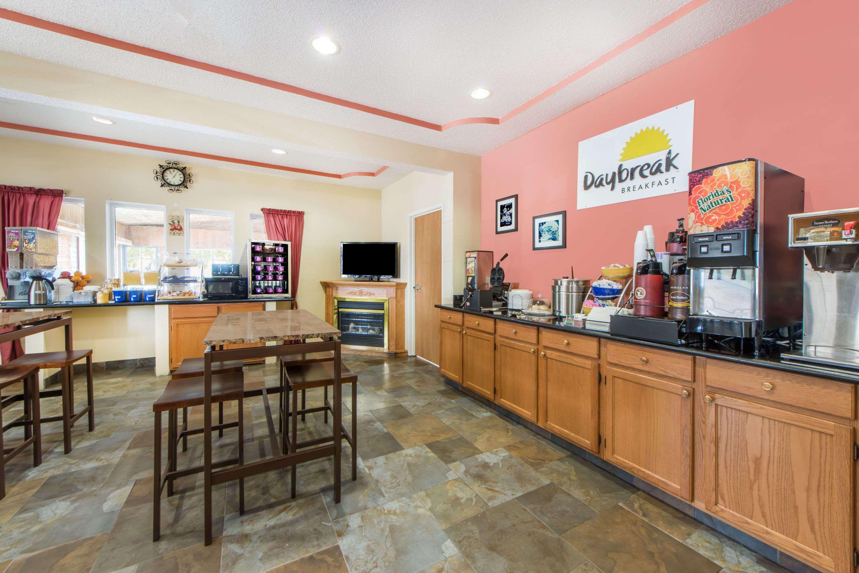 Days Inn By Wyndham Ottumwa Dış mekan fotoğraf